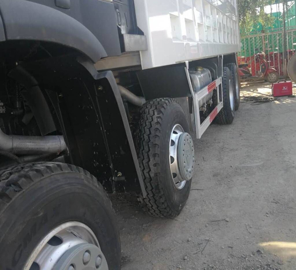 Truk jungkit Sinotruk Howo: gambar 8 Truk jungkit Sinotruk Howo: gambar 8
