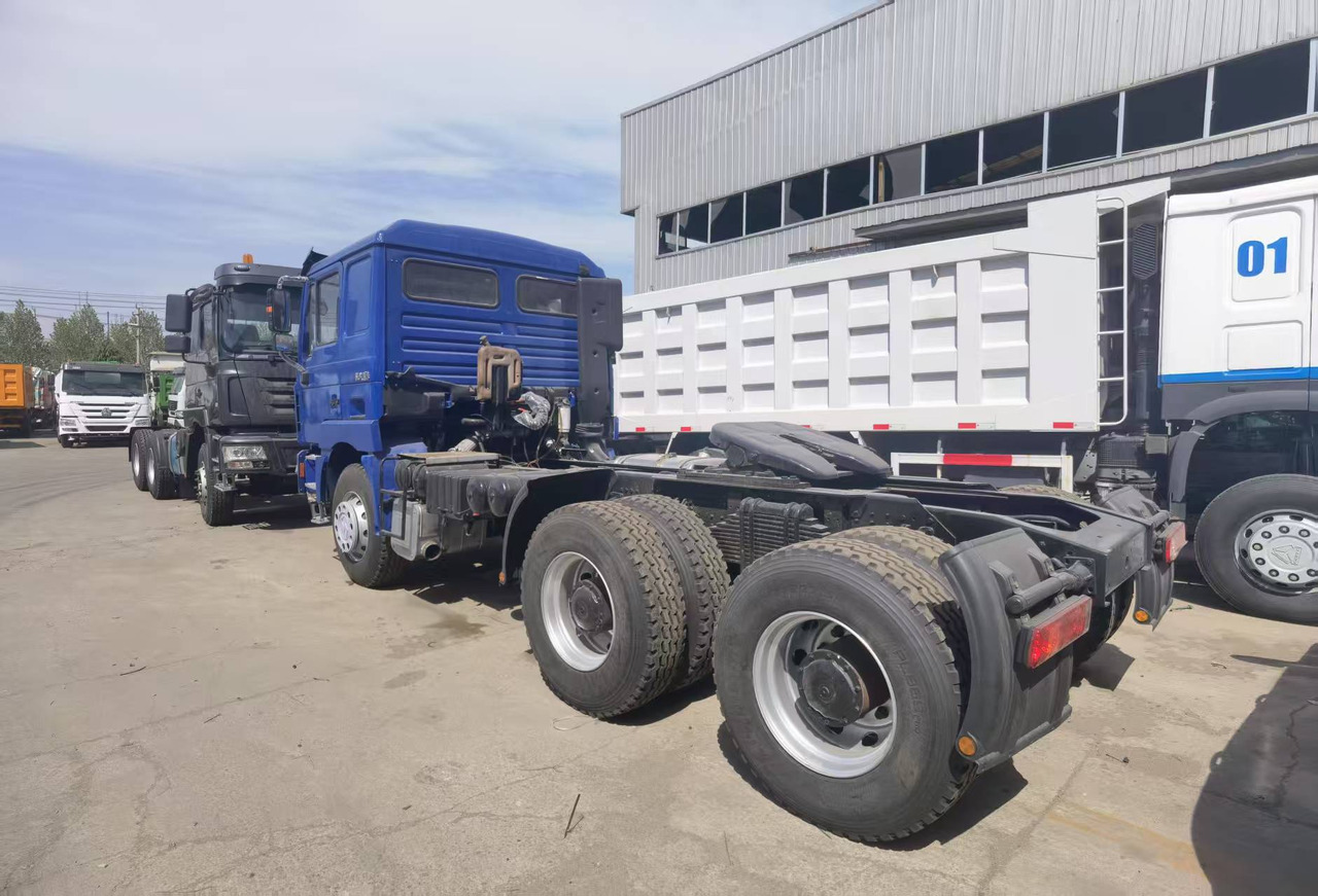 Shacman F3000 6*4 tractor - Tractor head: gambar 5 Shacman F3000 6*4 tractor - Tractor head: gambar 5