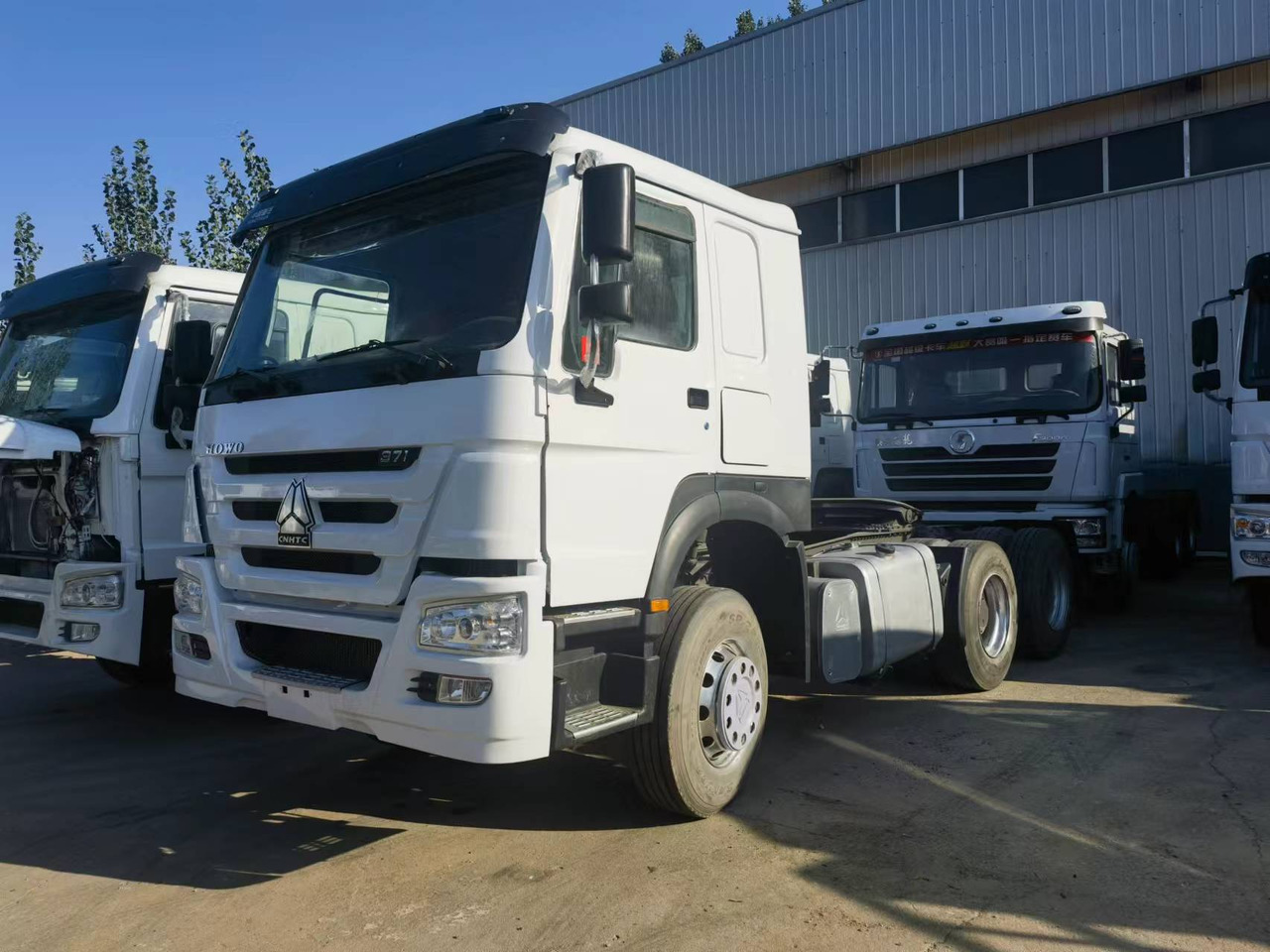 Sinotruk HOWO 371 Tractor - Tractor head: gambar 1 Sinotruk HOWO 371 Tractor - Tractor head: gambar 1