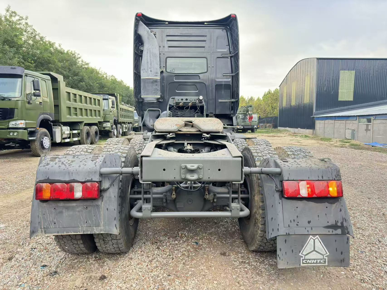 Sinotruk HOWO A7 - Tractor head: gambar 5 Sinotruk HOWO A7 - Tractor head: gambar 5