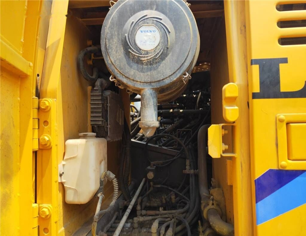 Volvo EC 210 B LC - Ekskavator perayap: gambar 4 Volvo EC 210 B LC - Ekskavator perayap: gambar 4