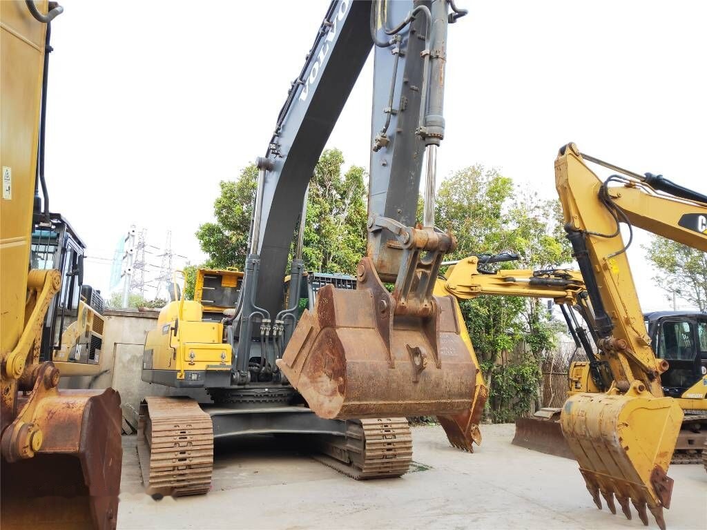 Volvo EC 380 D L - Ekskavator perayap: gambar 2 Volvo EC 380 D L - Ekskavator perayap: gambar 2