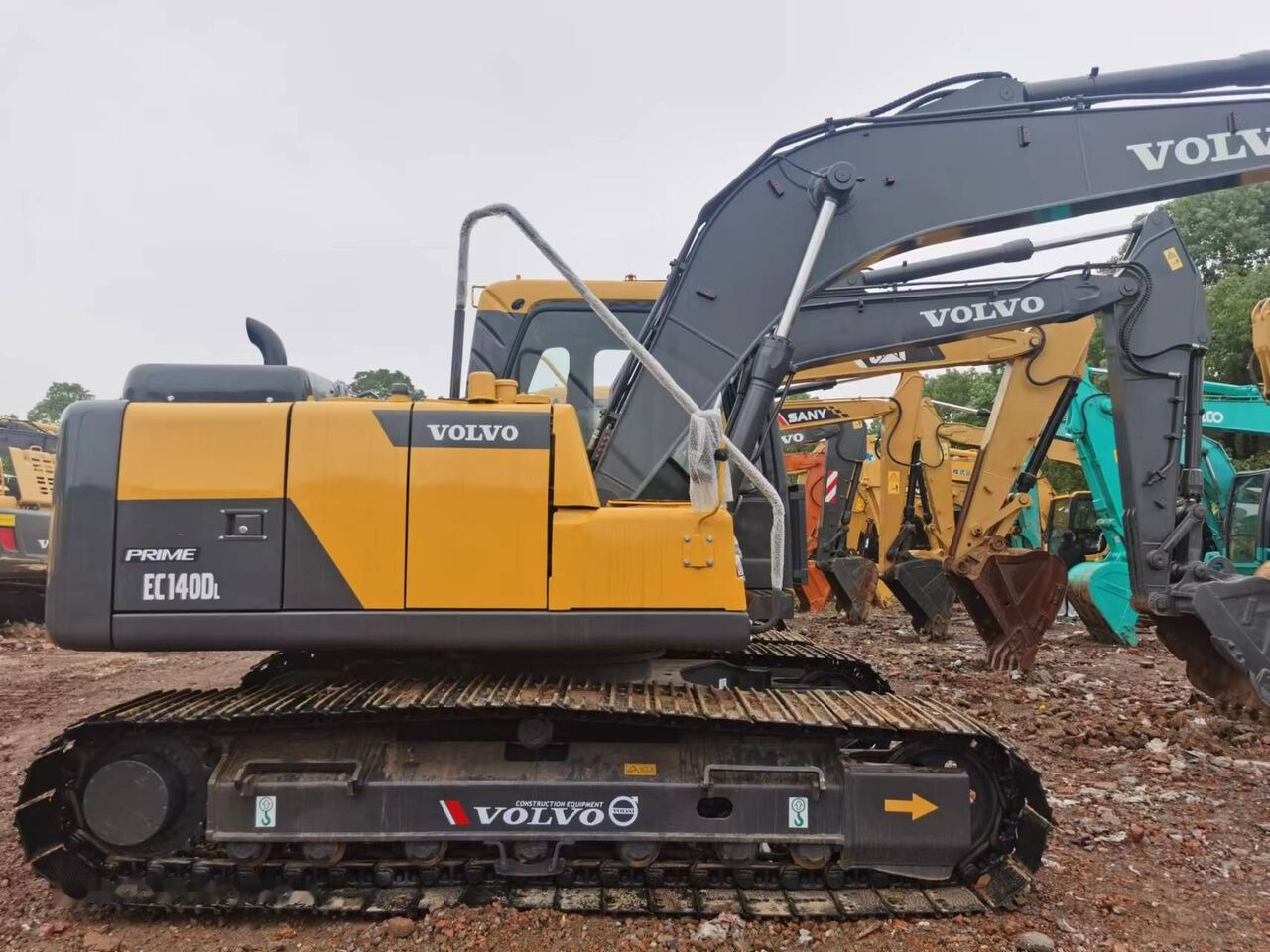 Volvo EC140DL - Ekskavator perayap: gambar 2 Volvo EC140DL - Ekskavator perayap: gambar 2