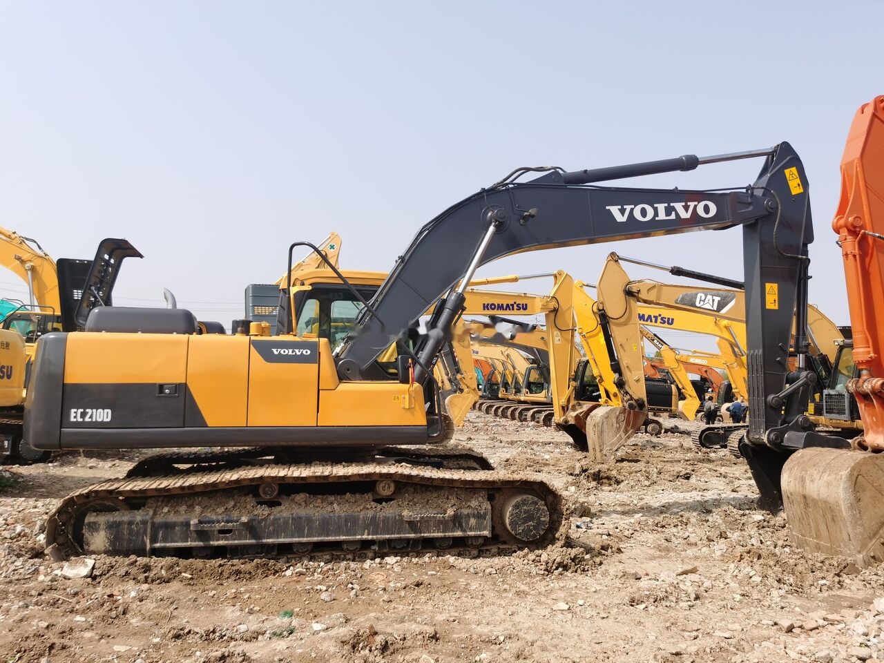Volvo EC210D - Ekskavator perayap: gambar 5 Volvo EC210D - Ekskavator perayap: gambar 5