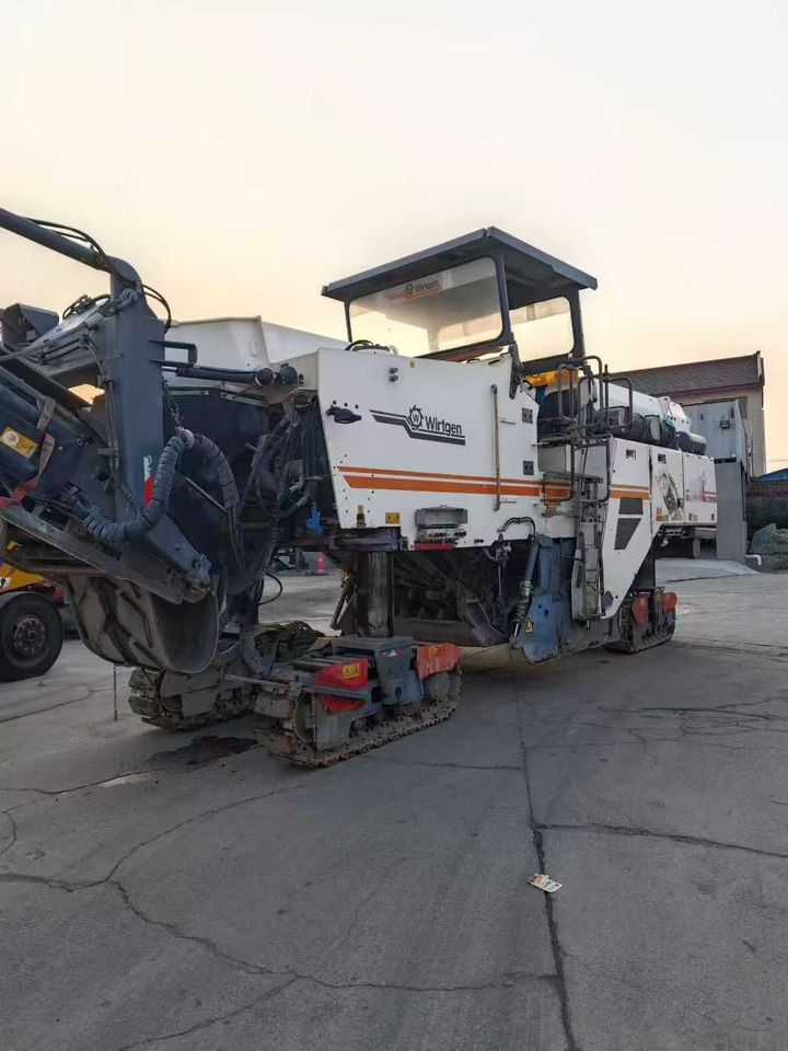 WIRTGEN W2100 - Mesin penggilingan jalan: gambar 3 WIRTGEN W2100 - Mesin penggilingan jalan: gambar 3
