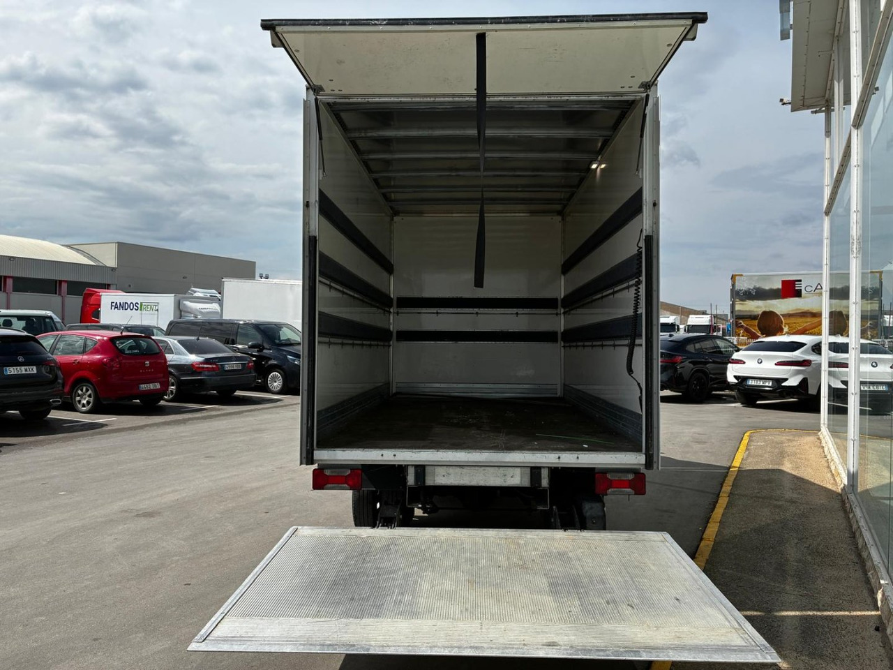 Caja cerrada IVECO 35C16 3.0 20m3 - Van box: gambar 5 Caja cerrada IVECO 35C16 3.0 20m3 - Van box: gambar 5