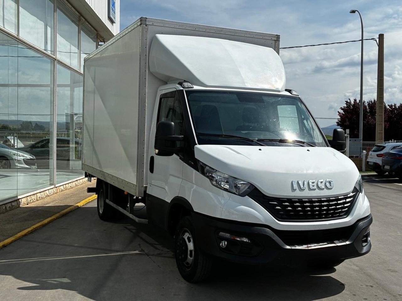 Caja cerrada IVECO 35C16 3.0 20m3 - Van box: gambar 3 Caja cerrada IVECO 35C16 3.0 20m3 - Van box: gambar 3