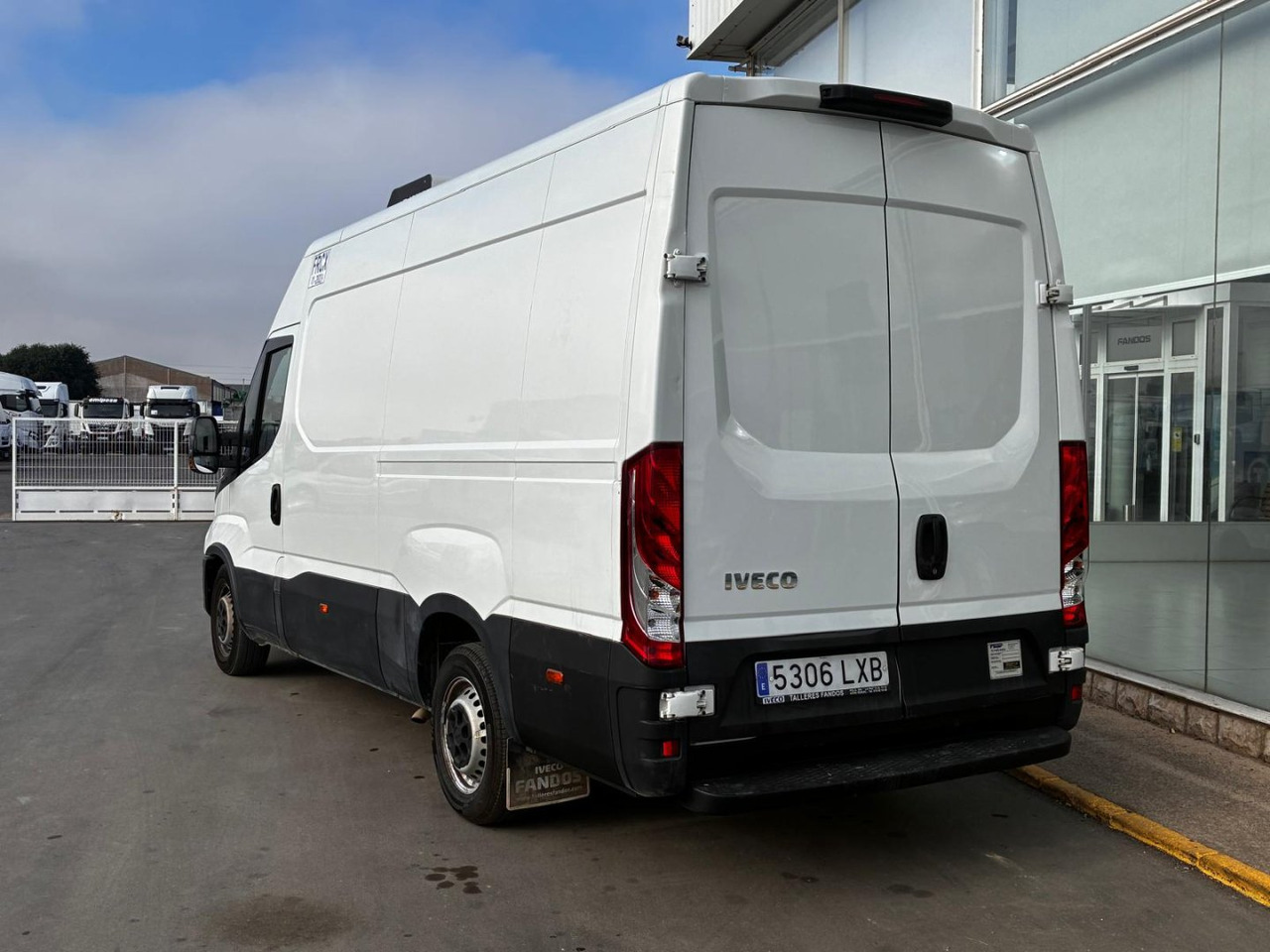 Frigorífico IVECO 35S16 V FRIGORÍFICA 12m3 - Van berpendingin: gambar 4 Frigorífico IVECO 35S16 V FRIGORÍFICA 12m3 - Van berpendingin: gambar 4