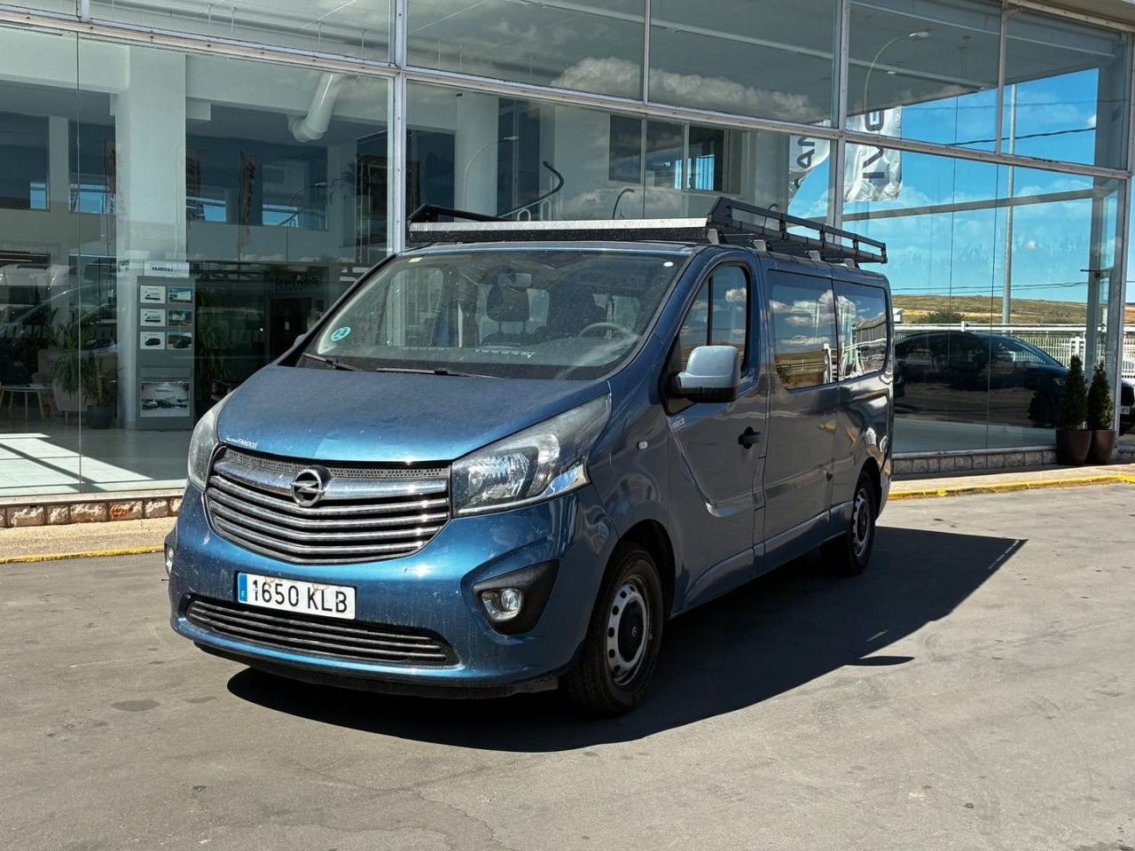 Furgón Opel Vivaro 9 Plazas - Van panel: gambar 1 Furgón Opel Vivaro 9 Plazas - Van panel: gambar 1