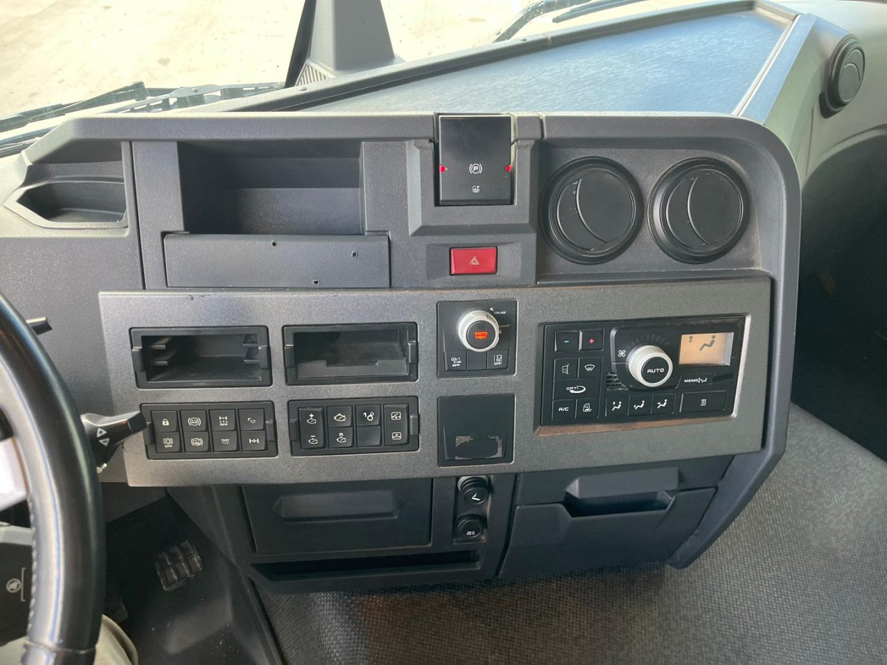 Tractor head Cabeza Tractora Renault T480 AUTOMATICA INTARDER: gambar 9 Tractor head Cabeza Tractora Renault T480 AUTOMATICA INTARDER: gambar 9