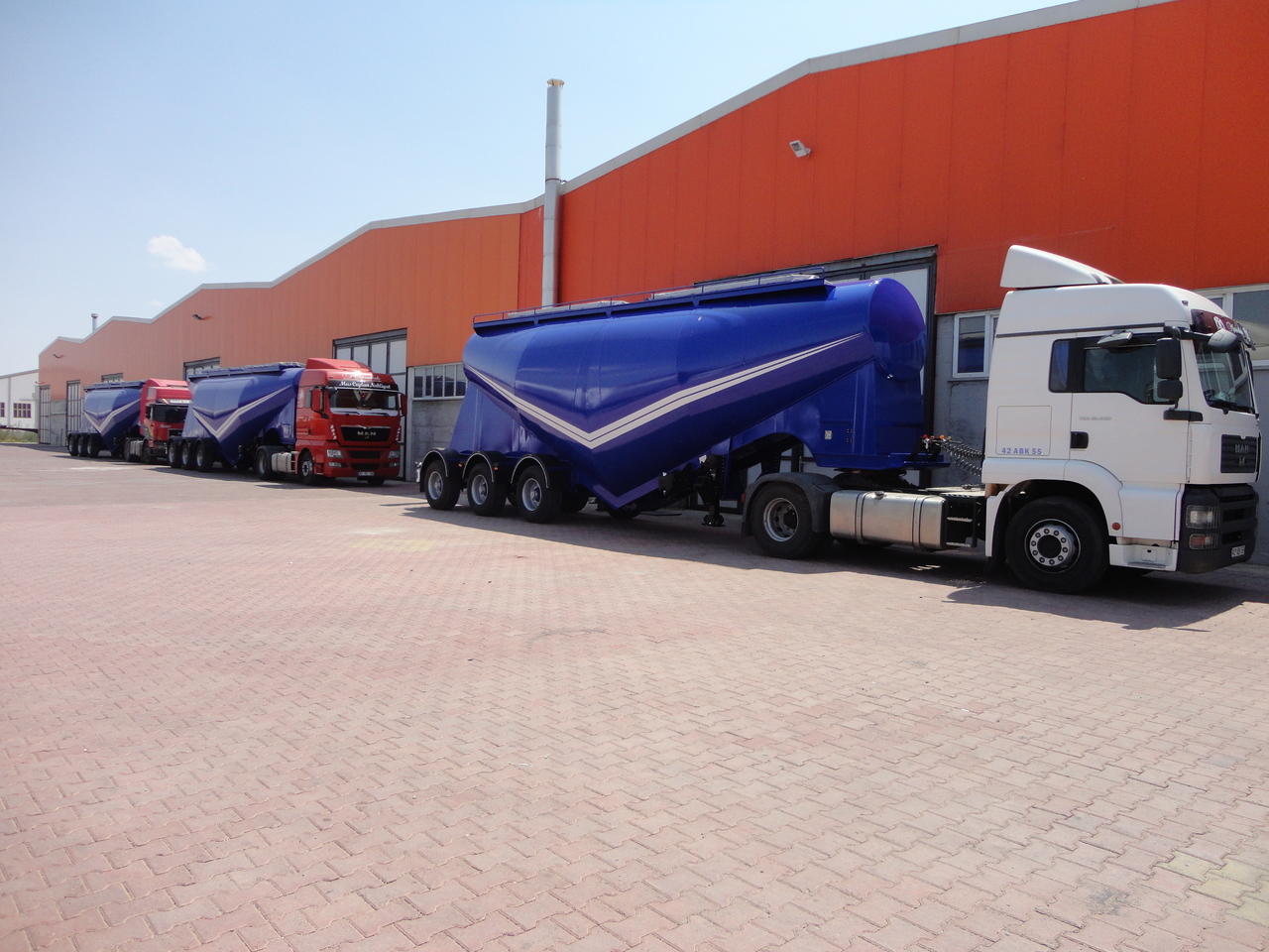 NURSAN WHEAT GRAIN DRY BULK SILO - Semi trailer silo: gambar 2 NURSAN WHEAT GRAIN DRY BULK SILO - Semi trailer silo: gambar 2