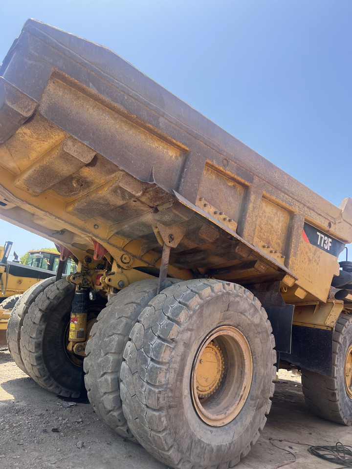 CATERPILLAR 773F MINING DUMP TRUCK CAT OFF-ROAD TRUCK - Truk batu/ Dumper iebes: gambar 5 CATERPILLAR 773F MINING DUMP TRUCK CAT OFF-ROAD TRUCK - Truk batu/ Dumper iebes: gambar 5
