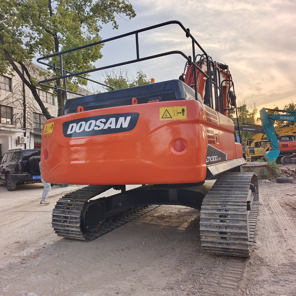 DOOSAN DX 300 LC - 9C DX300 LCA - Ekskavator perayap: gambar 5 DOOSAN DX 300 LC - 9C DX300 LCA - Ekskavator perayap: gambar 5