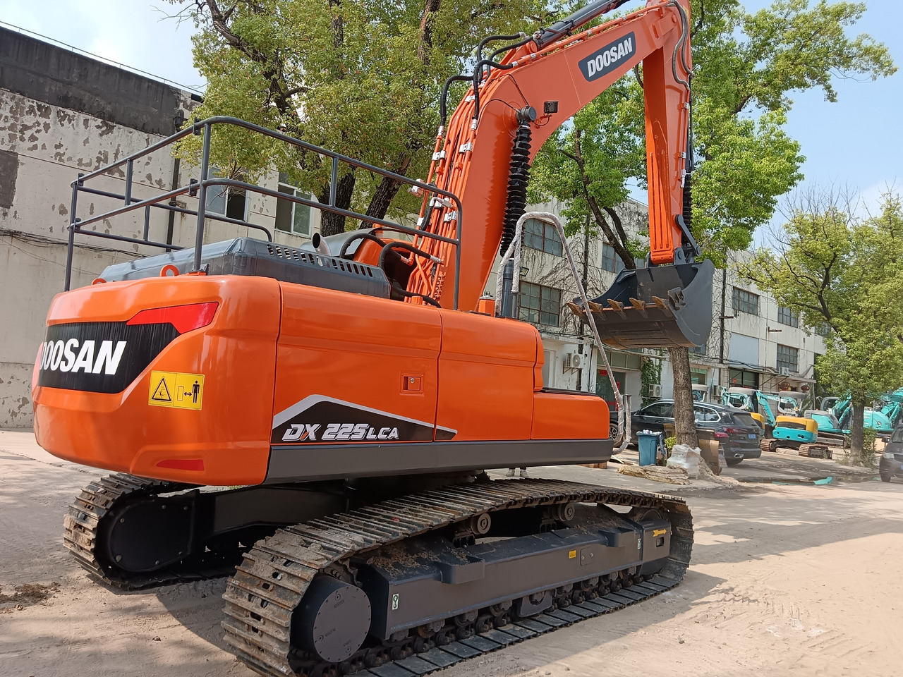 DOOSAN DX225 LCA DX 225 LC - 9C - Ekskavator perayap: gambar 1 DOOSAN DX225 LCA DX 225 LC - 9C - Ekskavator perayap: gambar 1