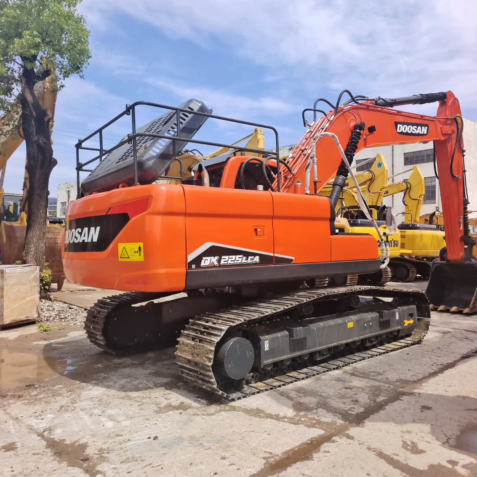 Ekskavator perayap DOOSAN DX225LCA DX225 LC-9C: gambar 1