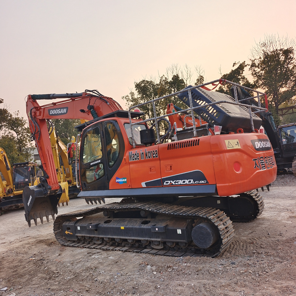 DOOSAN DX300 LC - 9C DX 300 LCA - Ekskavator perayap: gambar 1 DOOSAN DX300 LC - 9C DX 300 LCA - Ekskavator perayap: gambar 1