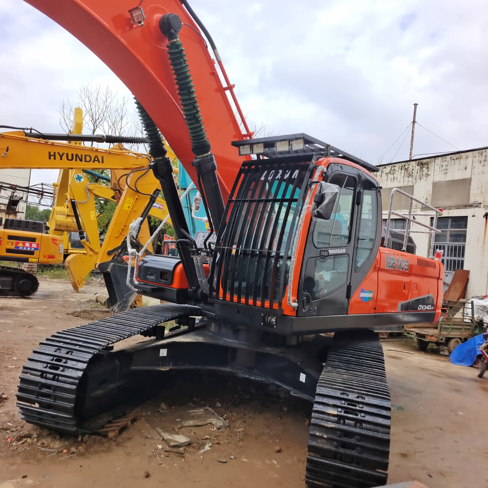 Ekskavator perayap DOOSAN DX340 LCA: gambar 10