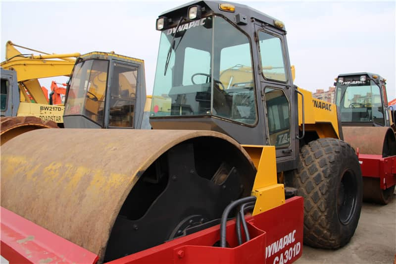DYNAPAC CA301D - Roller jalan: gambar 5 DYNAPAC CA301D - Roller jalan: gambar 5