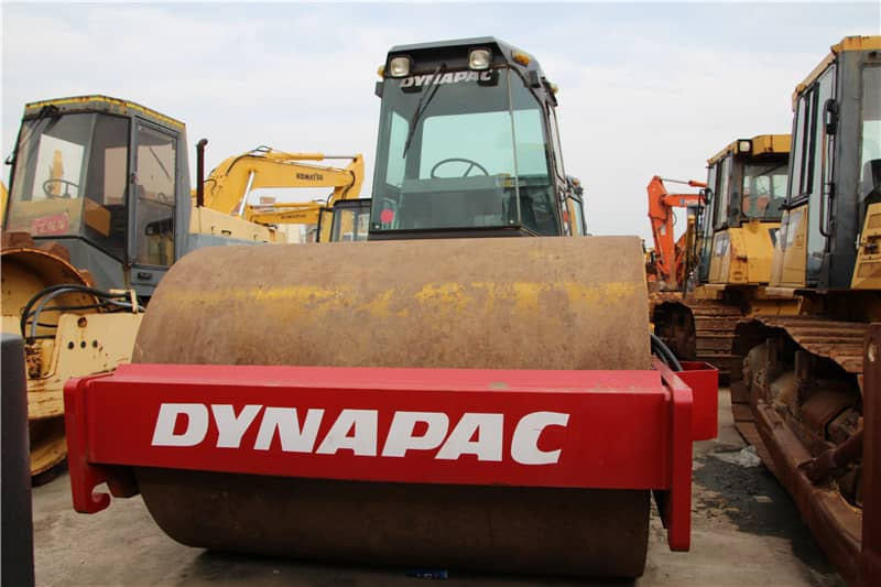 DYNAPAC CA301D - Roller jalan: gambar 2 DYNAPAC CA301D - Roller jalan: gambar 2