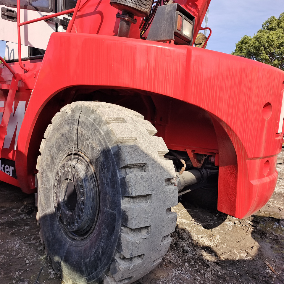 FANTUZZI CS 45 KMHD 45 TON CONTAINER REACH CRANE - Penumpuk jangkauan: gambar 2 FANTUZZI CS 45 KMHD 45 TON CONTAINER REACH CRANE - Penumpuk jangkauan: gambar 2