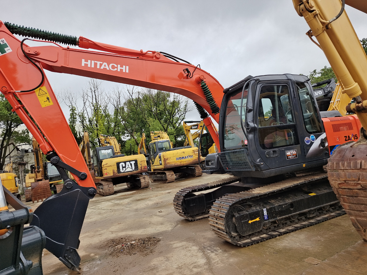 HITACHI ZX 120 Hitachi ZAXIS 120 - Ekskavator perayap: gambar 2 HITACHI ZX 120 Hitachi ZAXIS 120 - Ekskavator perayap: gambar 2