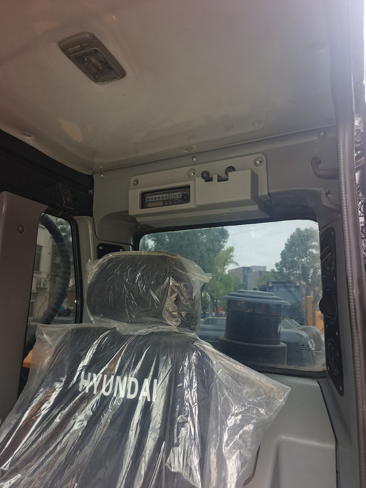 HYUNDAI 220 - 9S - Ekskavator perayap: gambar 3 HYUNDAI 220 - 9S - Ekskavator perayap: gambar 3