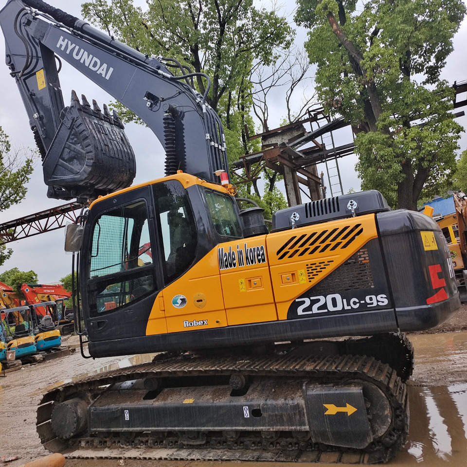 HYUNDAI 220LC-9S - Ekskavator perayap: gambar 1 HYUNDAI 220LC-9S - Ekskavator perayap: gambar 1