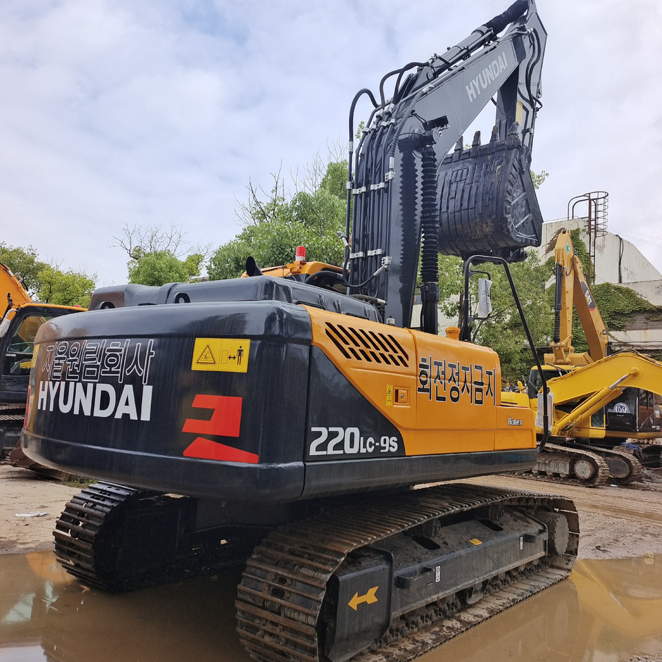 HYUNDAI 220LC-9S - Ekskavator perayap: gambar 3 HYUNDAI 220LC-9S - Ekskavator perayap: gambar 3