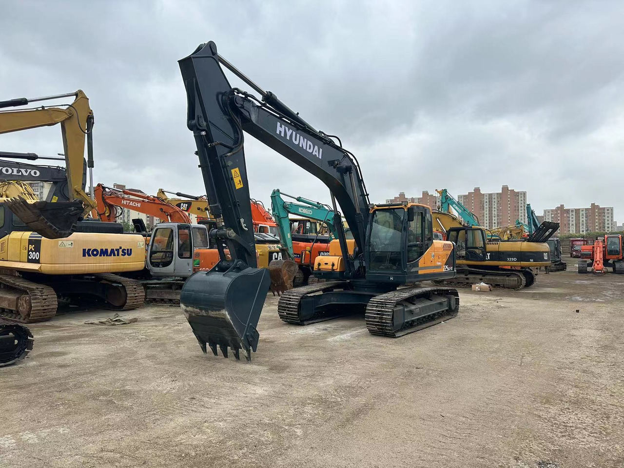 HYUNDAI 225LC-9T - Ekskavator perayap: gambar 2 HYUNDAI 225LC-9T - Ekskavator perayap: gambar 2