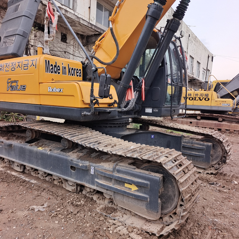 HYUNDAI 305LC-9S - Ekskavator perayap: gambar 2 HYUNDAI 305LC-9S - Ekskavator perayap: gambar 2