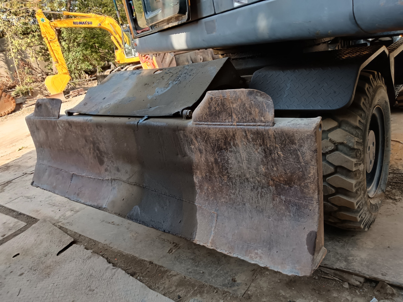HYUNDAI R 210W-9 - Ekskavator roda: gambar 4 HYUNDAI R 210W-9 - Ekskavator roda: gambar 4