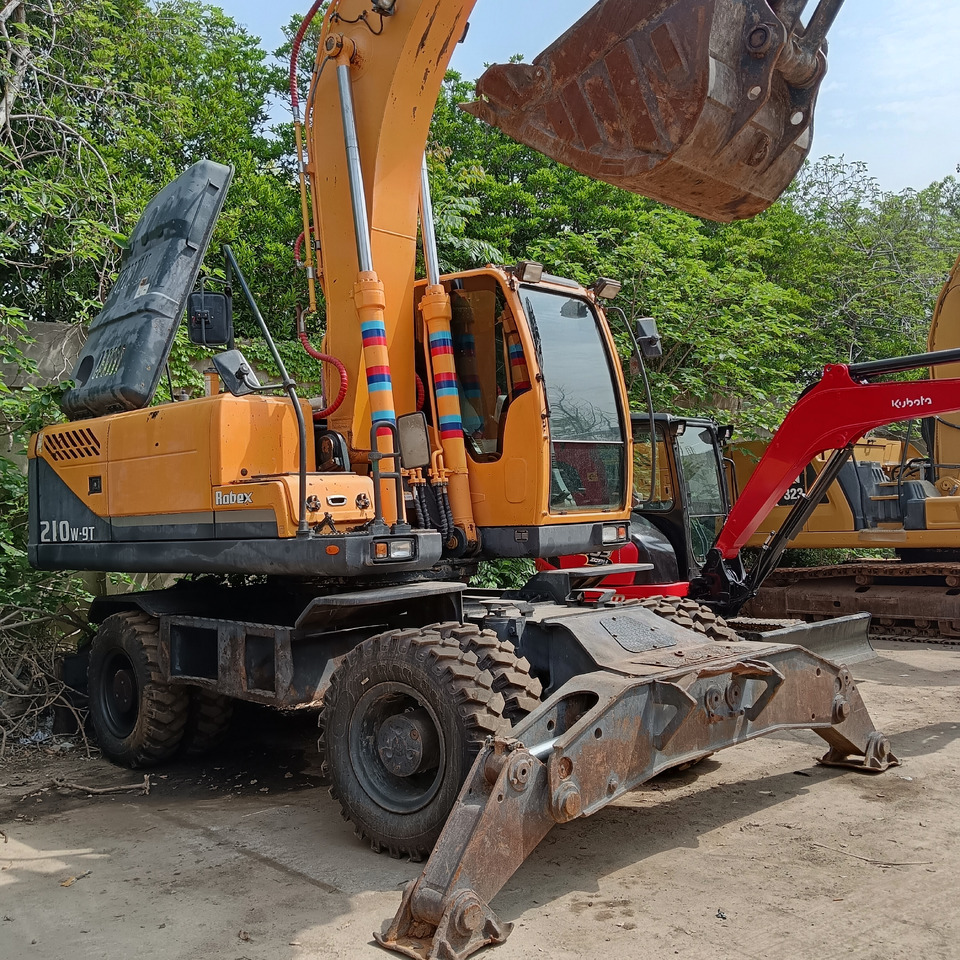 HYUNDAI R210W-9 R 210 W - 9 - Ekskavator roda: gambar 4 HYUNDAI R210W-9 R 210 W - 9 - Ekskavator roda: gambar 4