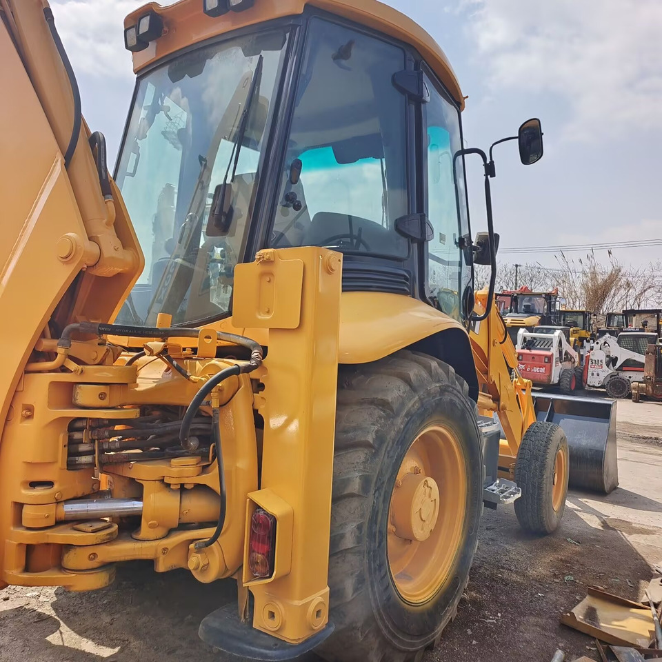 JCB 3CX MADE IN UK - Backhoe loader: gambar 1 JCB 3CX MADE IN UK - Backhoe loader: gambar 1
