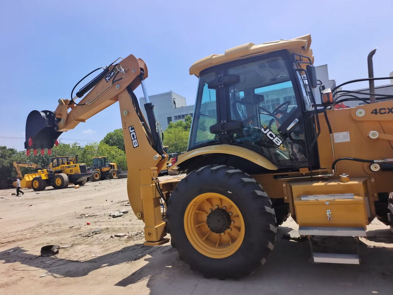 JCB 4CX BRAND NEW 4 BY 4 DRIVE - Backhoe loader: gambar 5 JCB 4CX BRAND NEW 4 BY 4 DRIVE - Backhoe loader: gambar 5