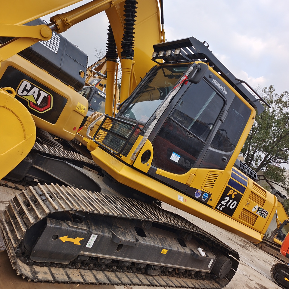 KOMATSU PC 210 LC - 8 - Ekskavator perayap: gambar 3 KOMATSU PC 210 LC - 8 - Ekskavator perayap: gambar 3