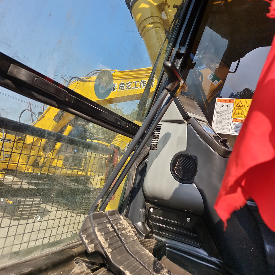 KOMATSU PC200-8 - Ekskavator perayap: gambar 5 KOMATSU PC200-8 - Ekskavator perayap: gambar 5