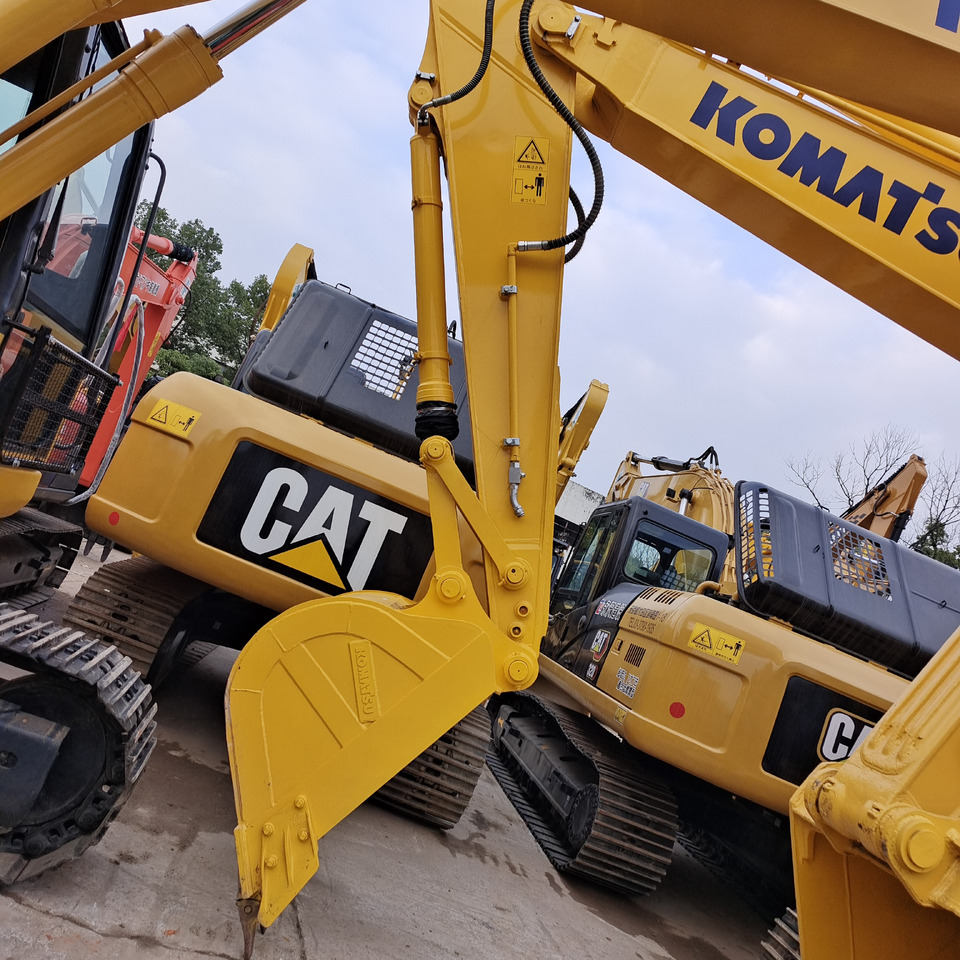 KOMATSU PC210-8 - Ekskavator perayap: gambar 2 KOMATSU PC210-8 - Ekskavator perayap: gambar 2