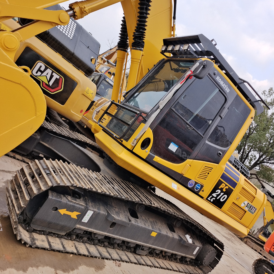 KOMATSU PC210-8 - Ekskavator perayap: gambar 4 KOMATSU PC210-8 - Ekskavator perayap: gambar 4