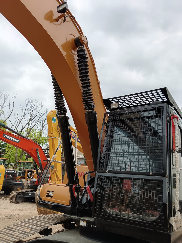 SANY SY 235H - Ekskavator perayap: gambar 5 SANY SY 235H - Ekskavator perayap: gambar 5