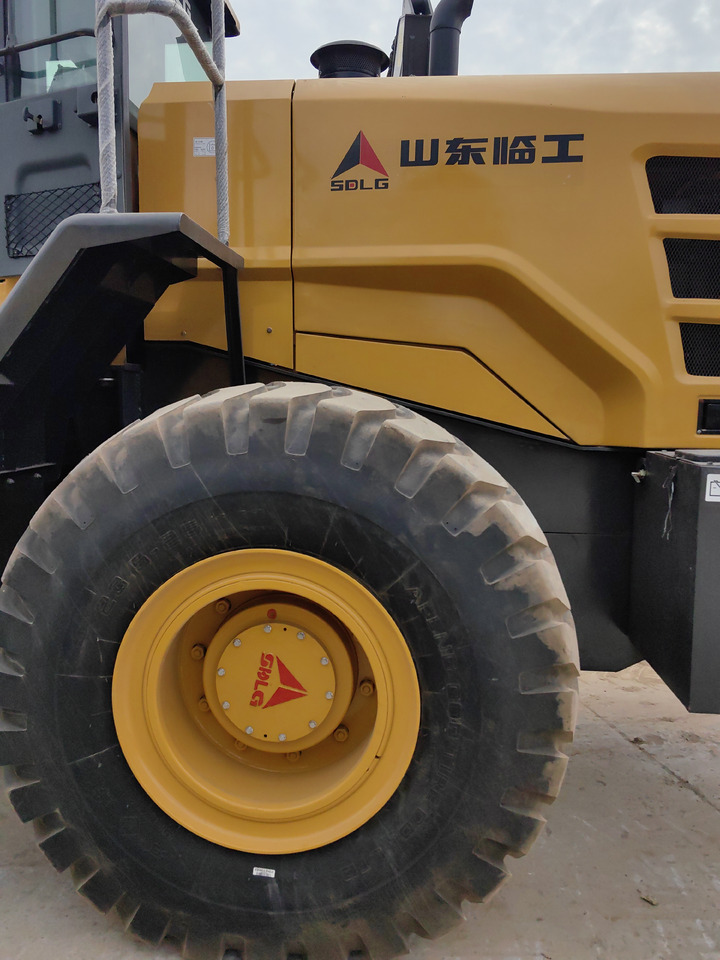 SDLG 956F - Wheel loader: gambar 4 SDLG 956F - Wheel loader: gambar 4