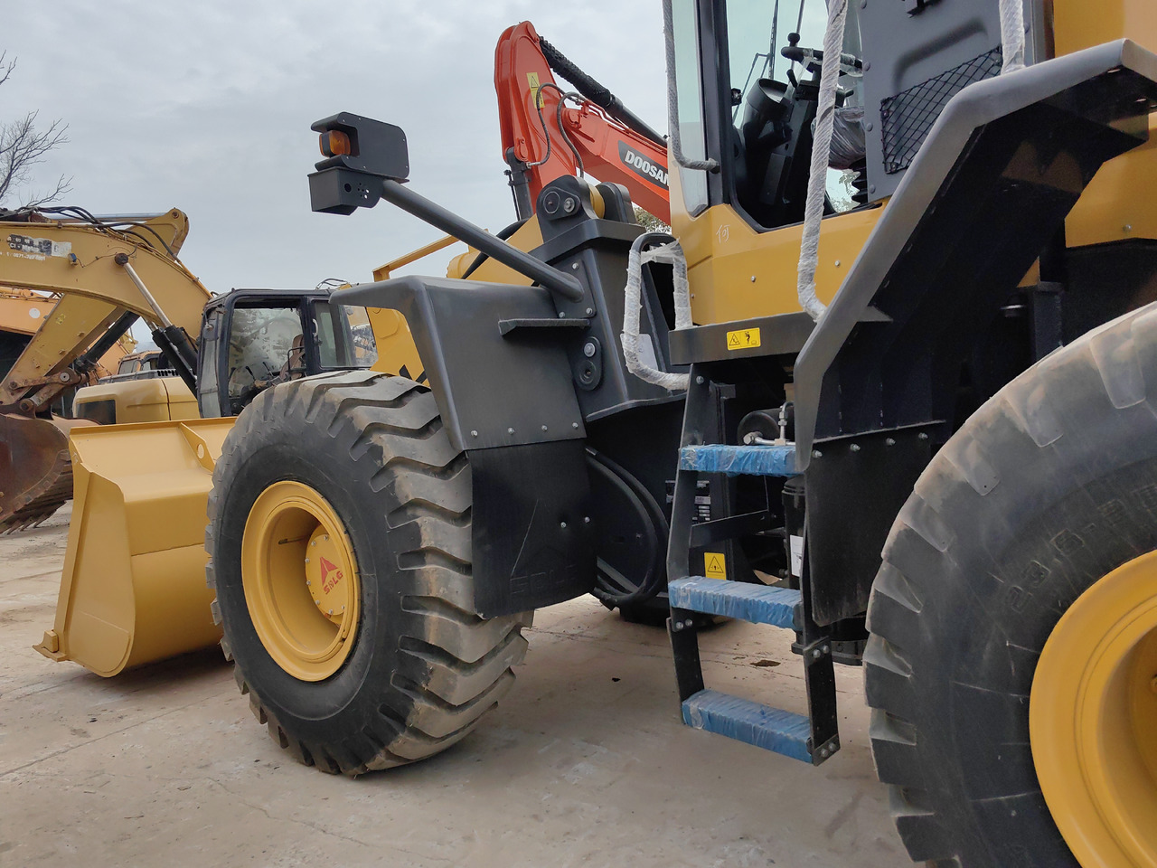 SDLG 956F - Wheel loader: gambar 2 SDLG 956F - Wheel loader: gambar 2