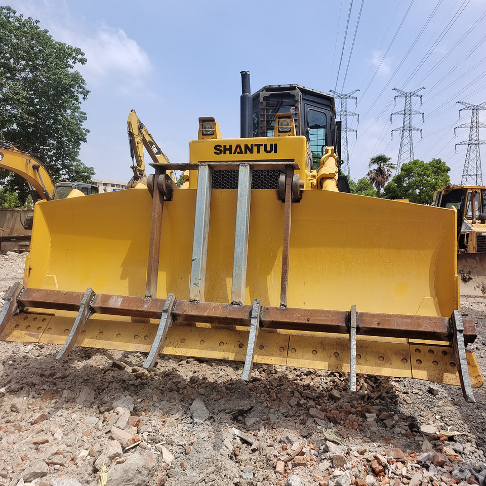 SHANTUI SD22 with Grass Fork for Efficient Brush Clearing - Bulldozer: gambar 1 SHANTUI SD22 with Grass Fork for Efficient Brush Clearing - Bulldozer: gambar 1