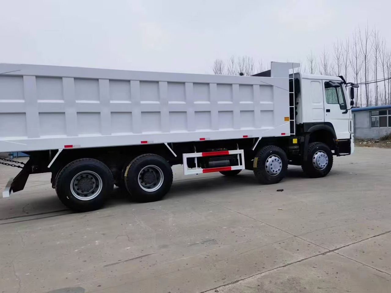 SINOTRUK 371 375 380 400 420 HP 8*4 6*4 - Truk jungkit: gambar 2 SINOTRUK 371 375 380 400 420 HP 8*4 6*4 - Truk jungkit: gambar 2