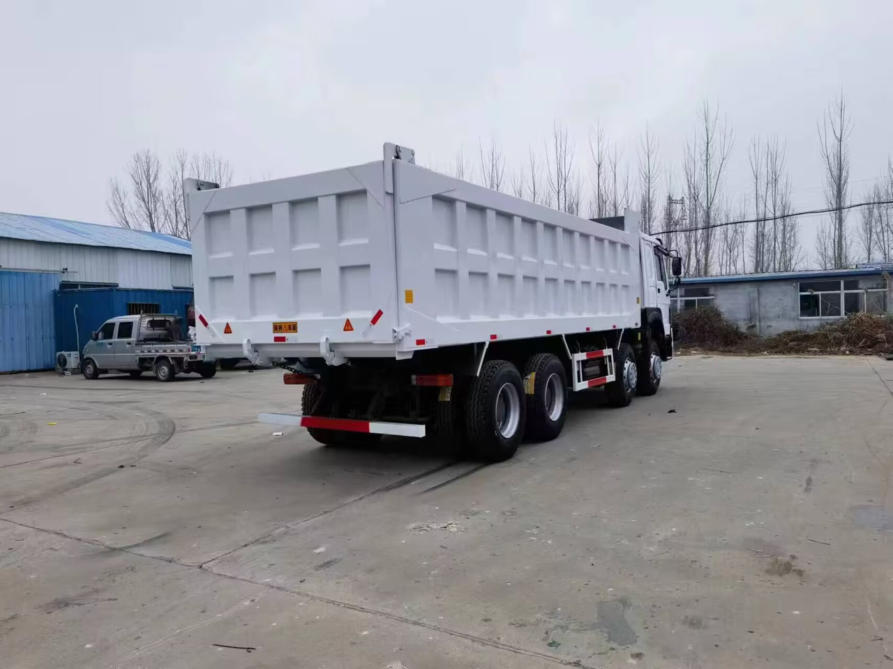 SINOTRUK 371 375 380 400 420 HP 8*4 6*4 - Truk jungkit: gambar 5 SINOTRUK 371 375 380 400 420 HP 8*4 6*4 - Truk jungkit: gambar 5