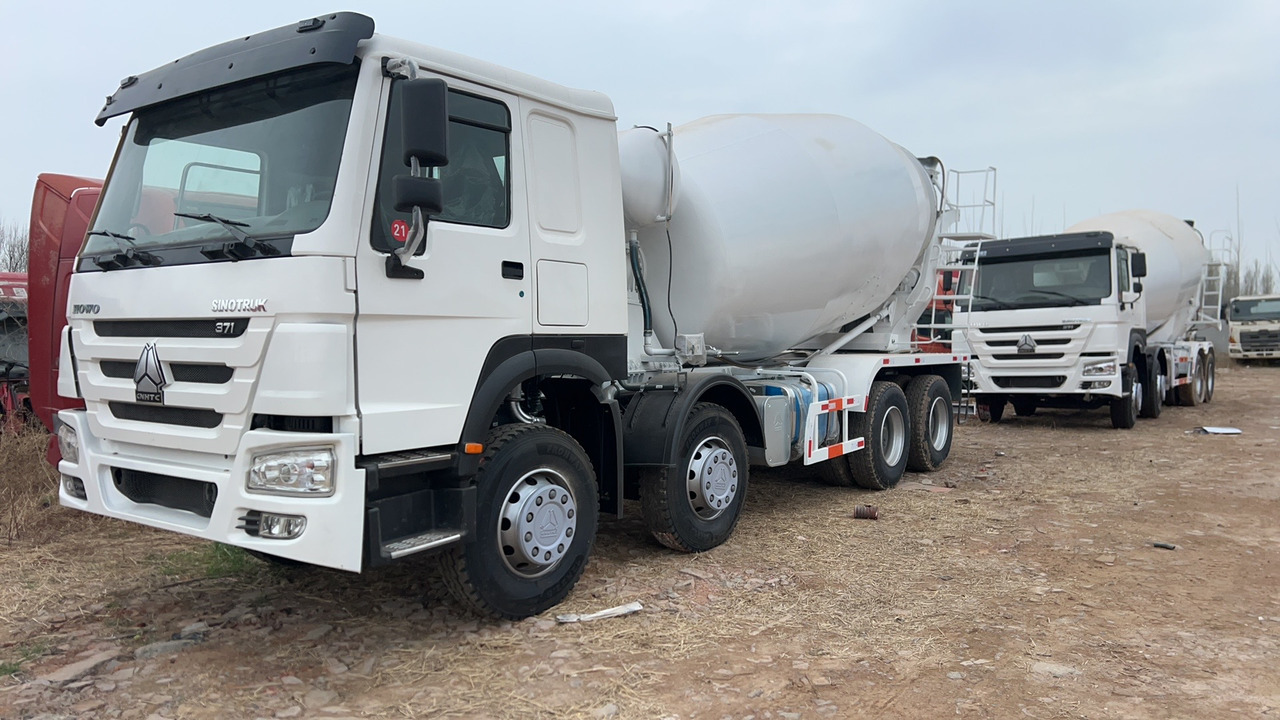 SINOTRUK HOWO 16 CBM CAPACITY - Truk pengaduk beton: gambar 1 SINOTRUK HOWO 16 CBM CAPACITY - Truk pengaduk beton: gambar 1