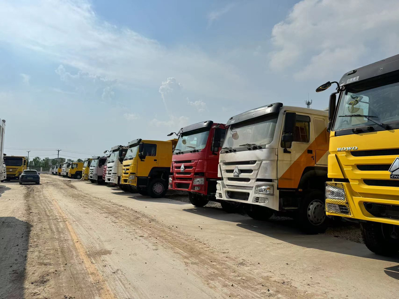 SINOTRUK HOWO 371 DUMP TRUCK 6*4 375 380 400 420 HP - Truk jungkit: gambar 1 SINOTRUK HOWO 371 DUMP TRUCK 6*4 375 380 400 420 HP - Truk jungkit: gambar 1