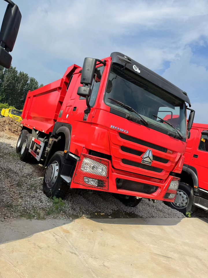 SINOTRUK HOWO 6*4 - Truk jungkit: gambar 4 SINOTRUK HOWO 6*4 - Truk jungkit: gambar 4