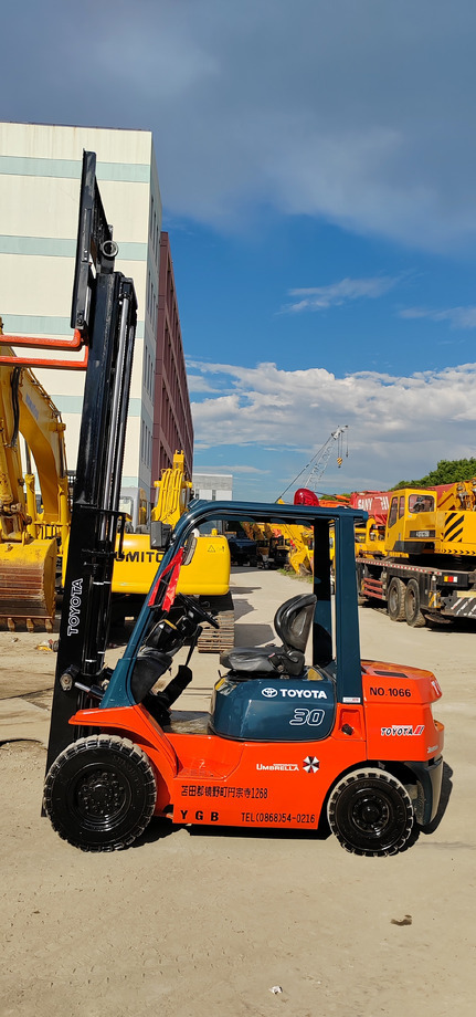 TOYOTA FD 30 - Forklift: gambar 3 TOYOTA FD 30 - Forklift: gambar 3
