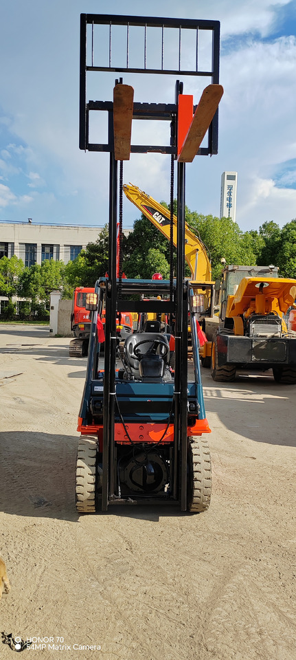 TOYOTA FD30 - Forklift: gambar 2 TOYOTA FD30 - Forklift: gambar 2