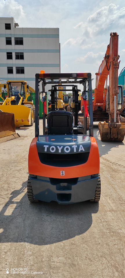 TOYOTA FD35 - Forklift: gambar 3 TOYOTA FD35 - Forklift: gambar 3
